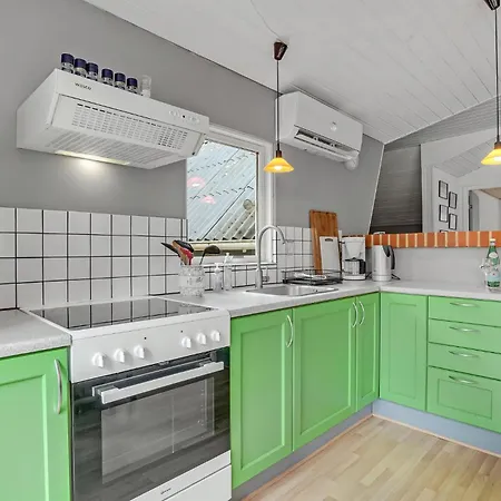 Beautiful In With Kitchen Holiday home *